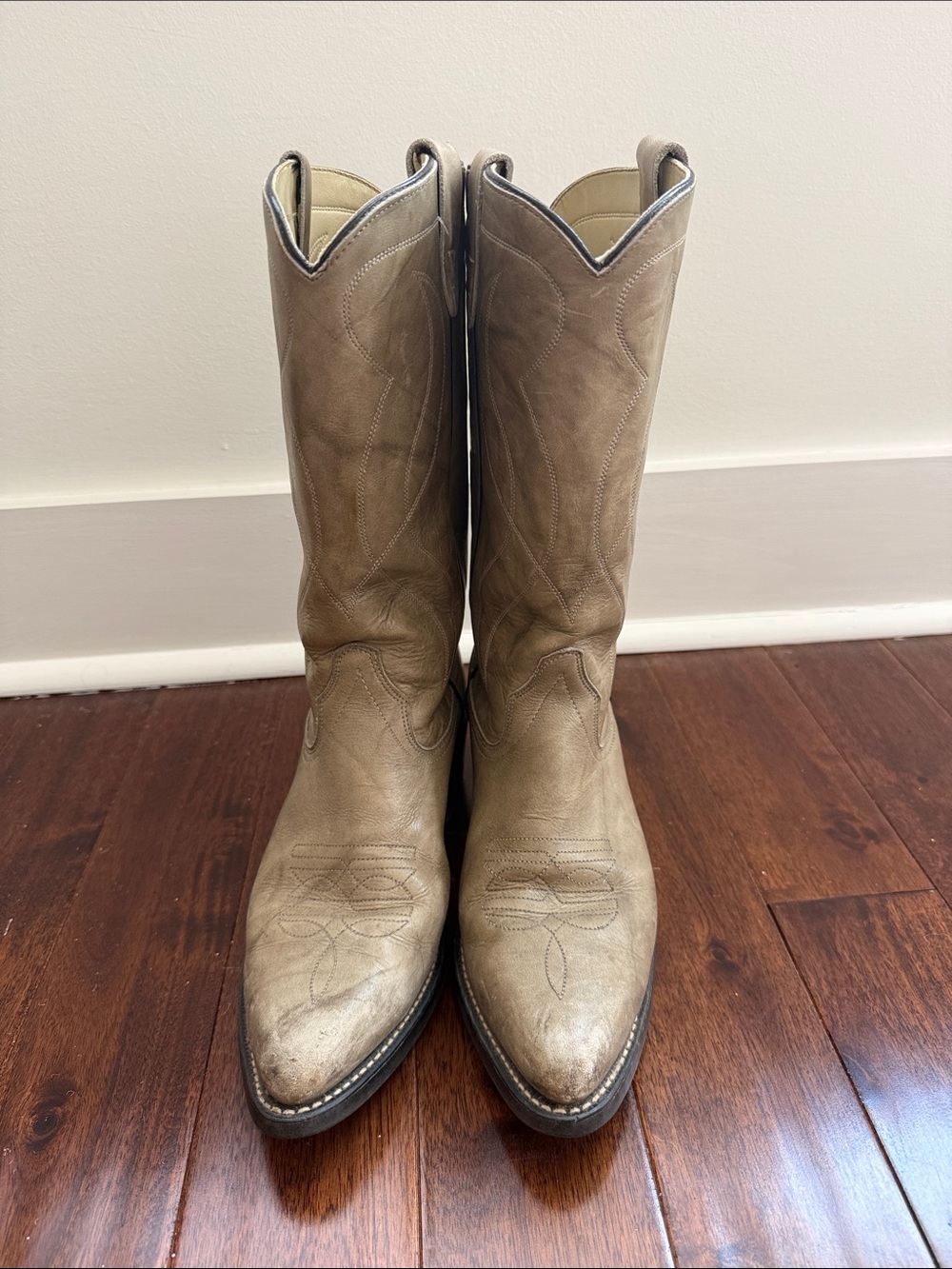 Vintage Women's Taupe Leather Heeled Cowboy Boots